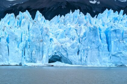 The facade of a glacier with large shards - perito moreno mini trekking
