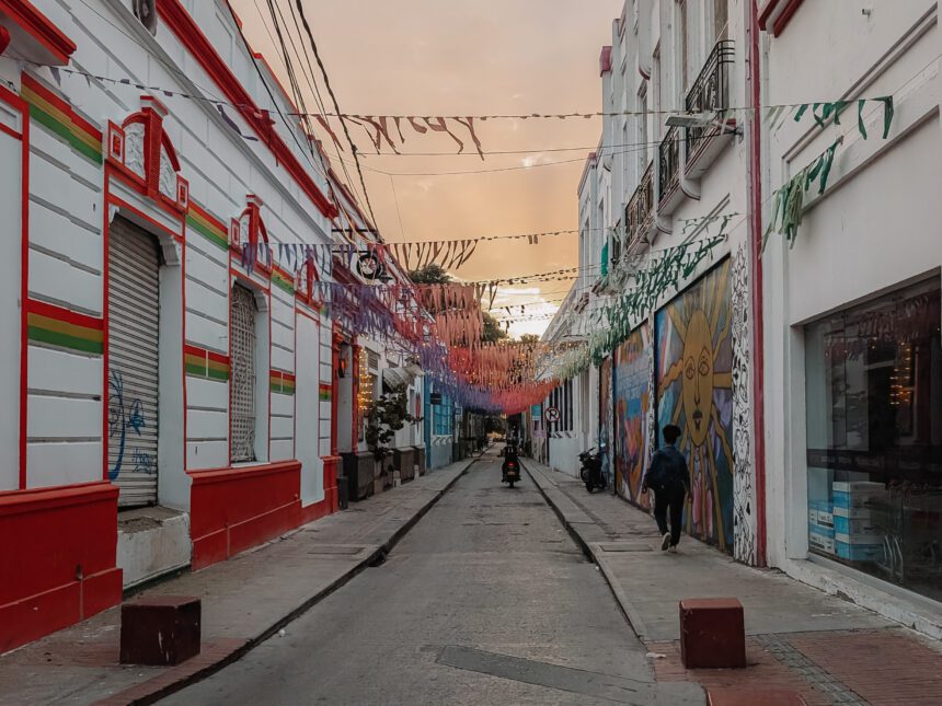 The colonial streets at the center of Santa Marta - things to do in Santa Marta