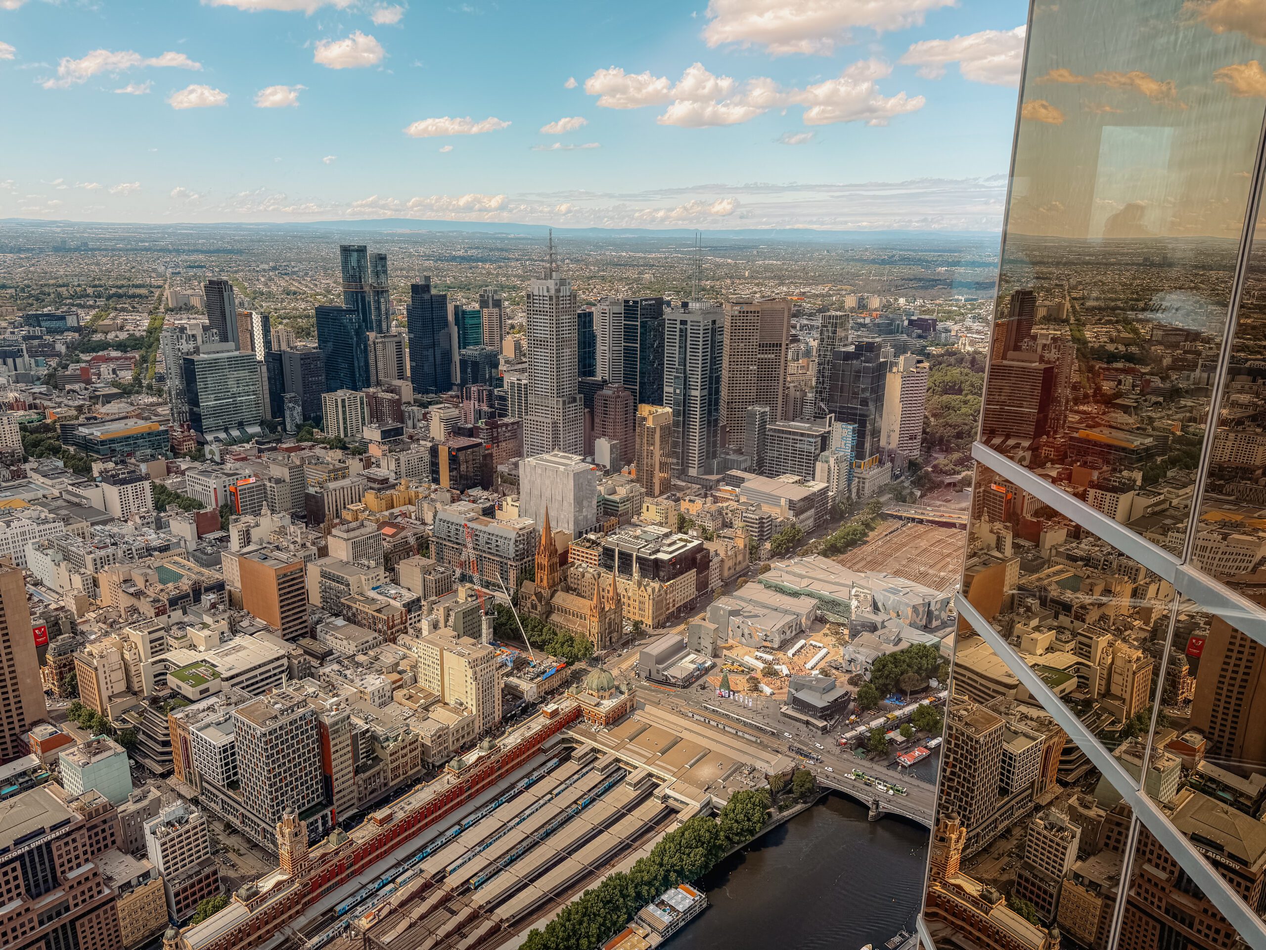 A view over the city center of Melbourne from a skyscraper - Melbourne city itinerary